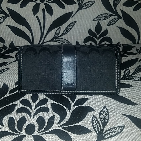 Coach Accessories - Coach Black Wallet Signature C Pattern